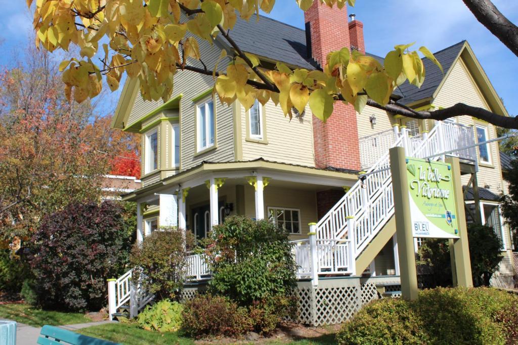 Hotel La Belle Victorienne Magog Exterior foto